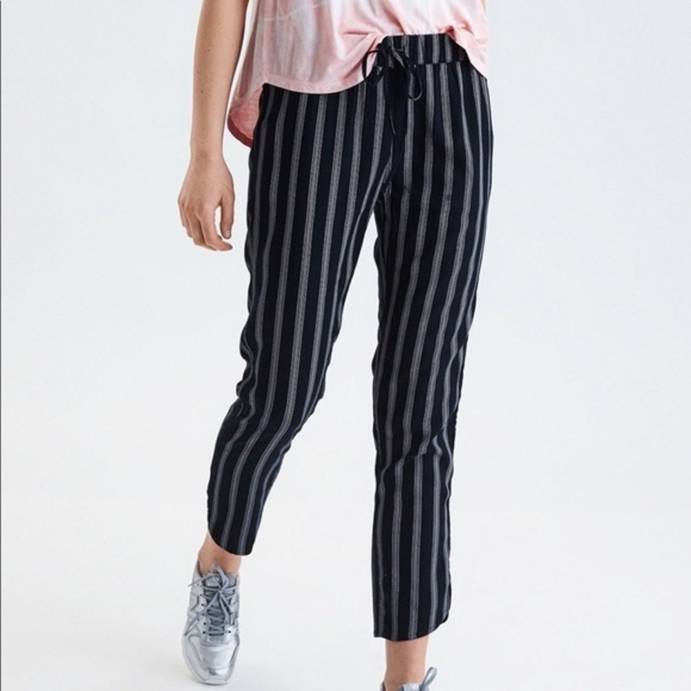 American Eagle Black & White Striped Jaw String Pants